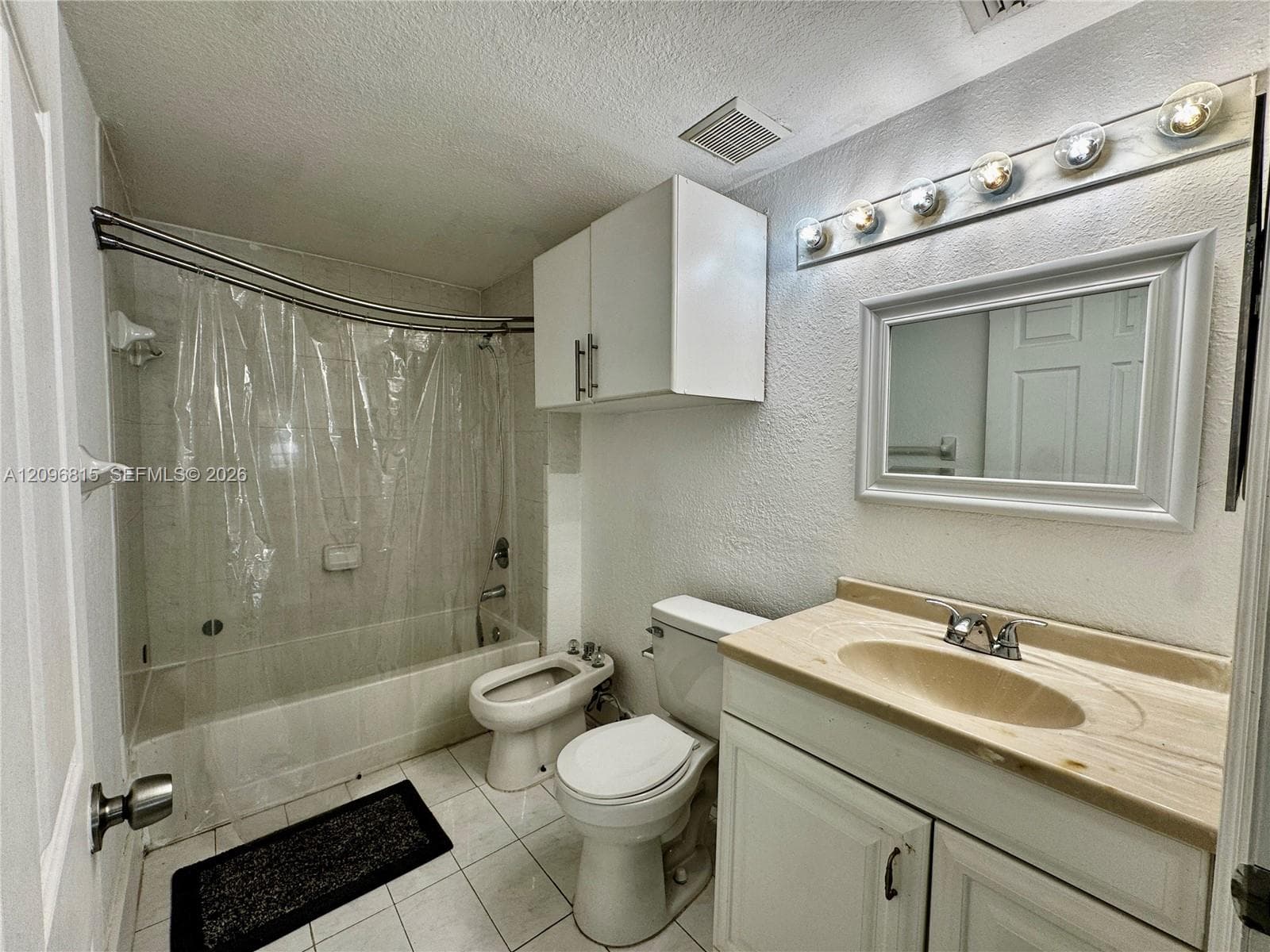 VENETIA VILLAS CONDO · #109 in Hialeah - Photo 8