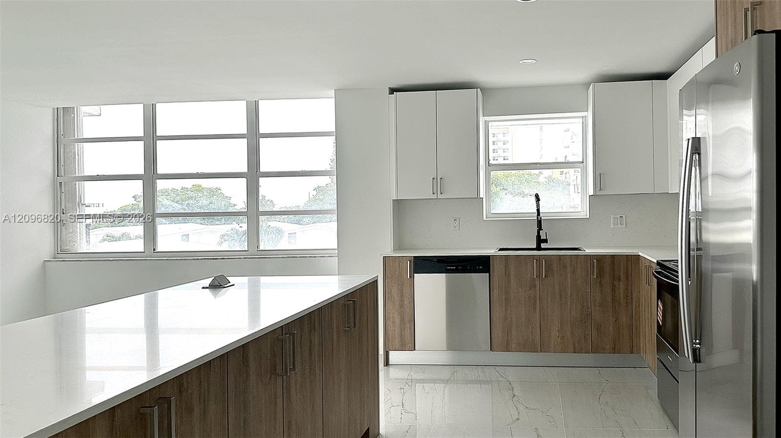 COMMODORE PLAZA CONDO · #505 in Aventura - Photo 3