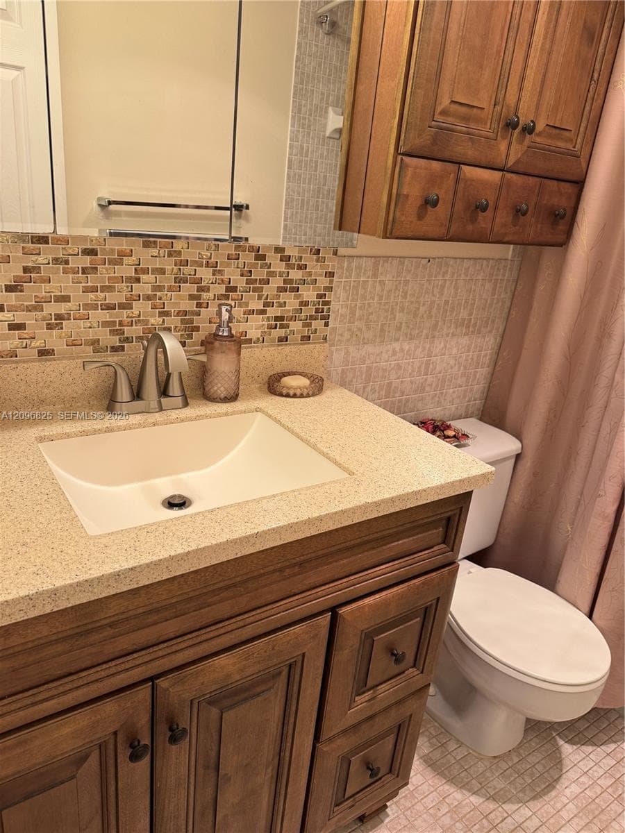 FAIRWAYS ROYALE CONDO · #101 in Hallandale Beach - Photo 32