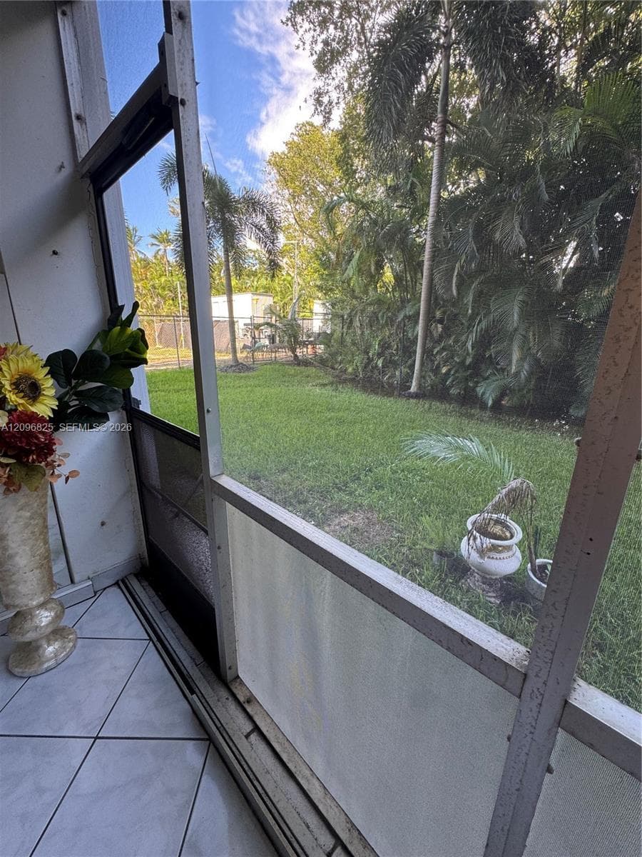 FAIRWAYS ROYALE CONDO · #101 in Hallandale Beach - Photo 24