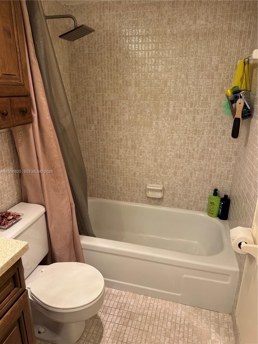 FAIRWAYS ROYALE CONDO · #101 in Hallandale Beach - Photo 34