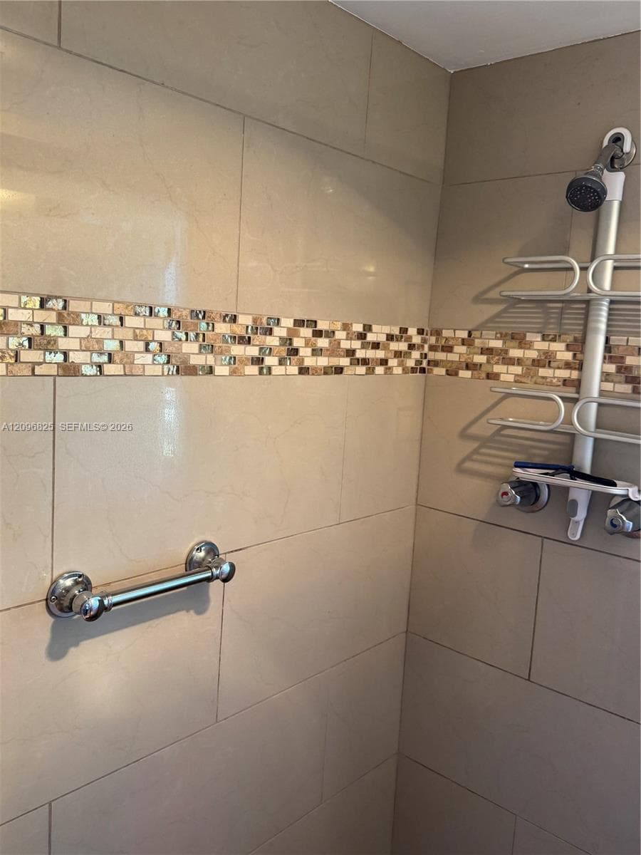 FAIRWAYS ROYALE CONDO · #101 in Hallandale Beach - Photo 41