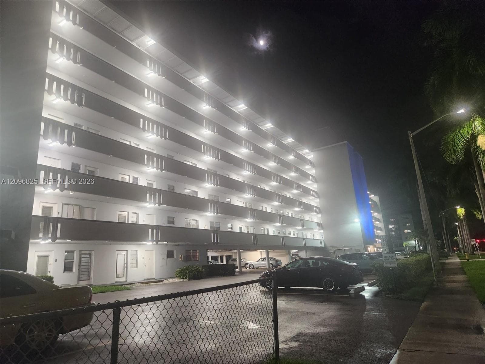 FAIRWAYS ROYALE CONDO · #101 in Hallandale Beach - Photo 4