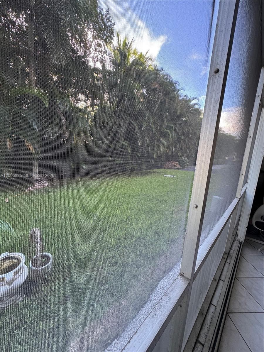 FAIRWAYS ROYALE CONDO · #101 in Hallandale Beach - Photo 25