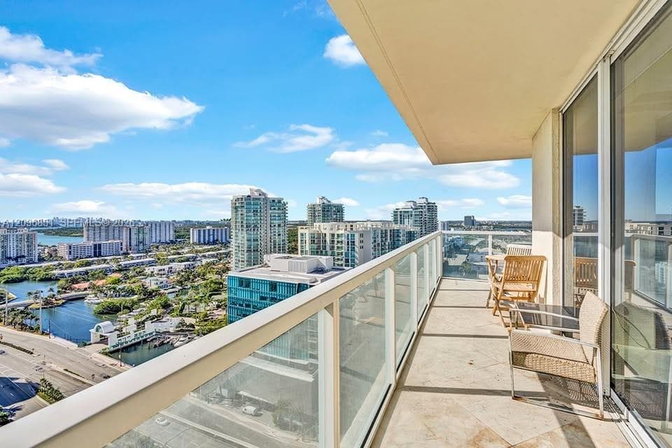 La Perla · #2508 in Sunny Isles Beach - Photo 24