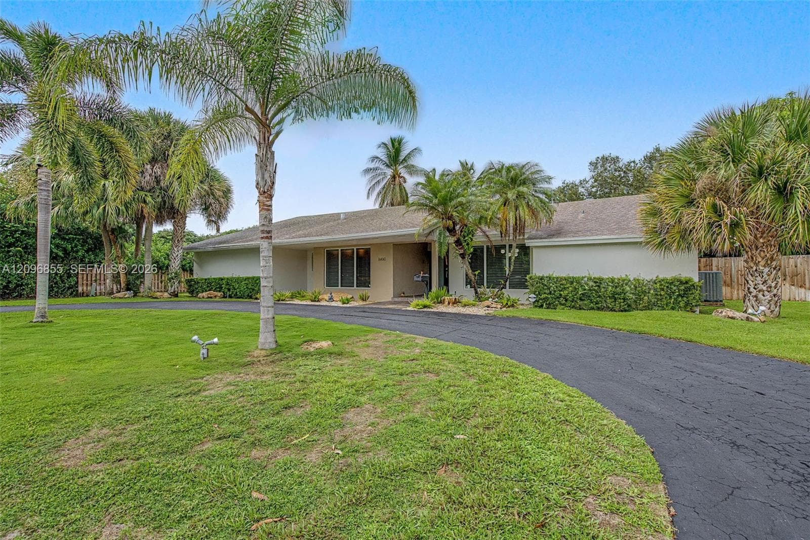 16100 SW 81st Ave photo 1