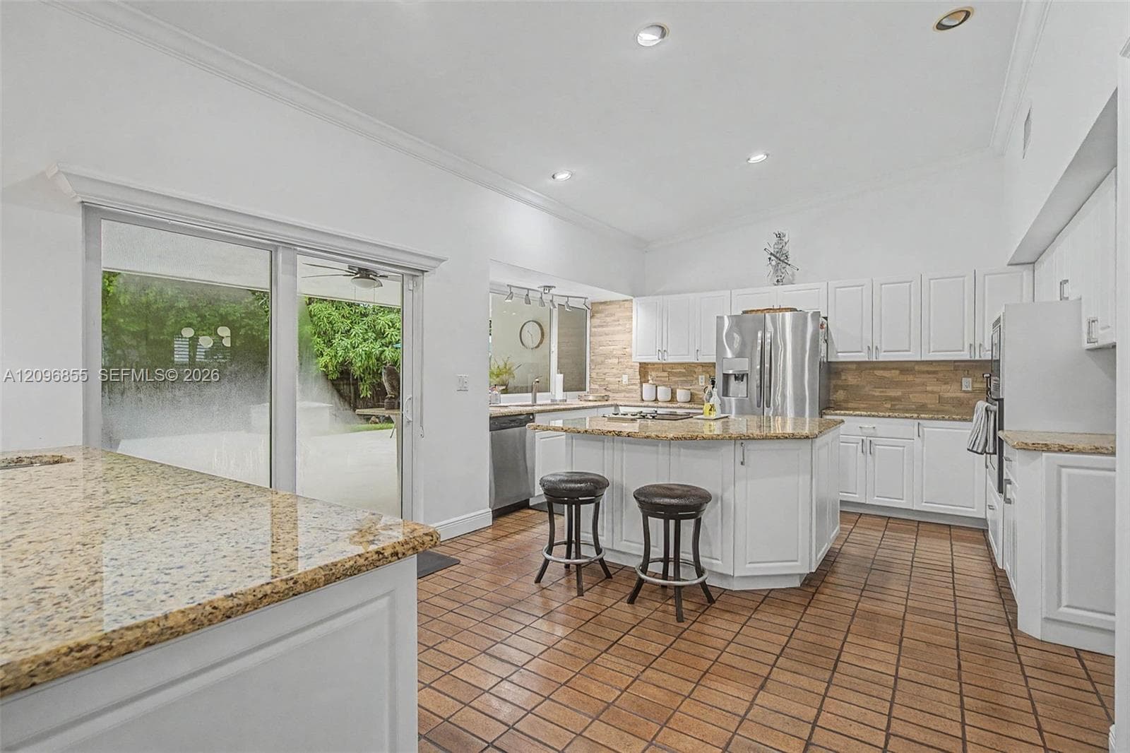 16100 SW 81st Ave photo 9