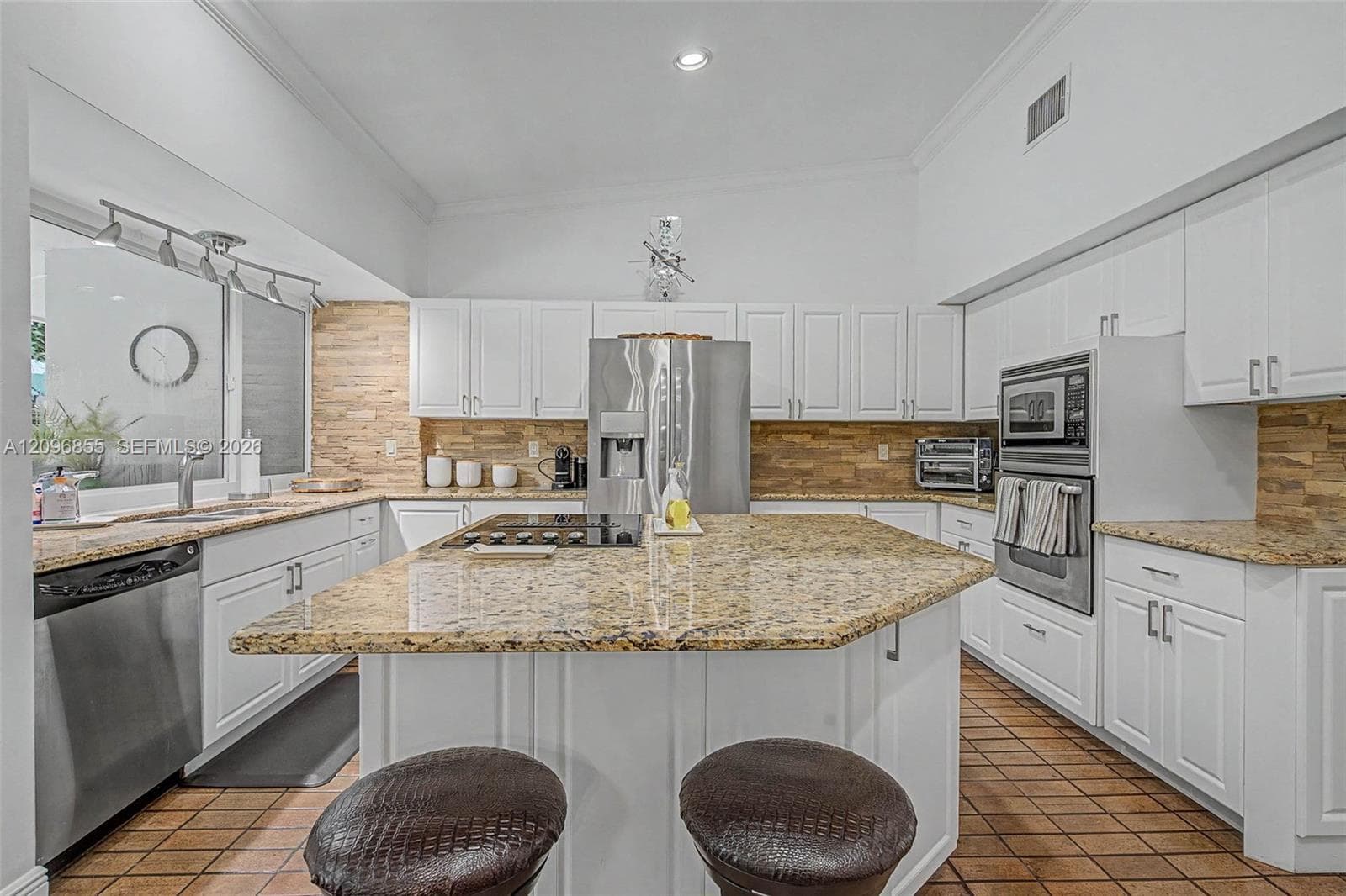 16100 SW 81st Ave photo 10