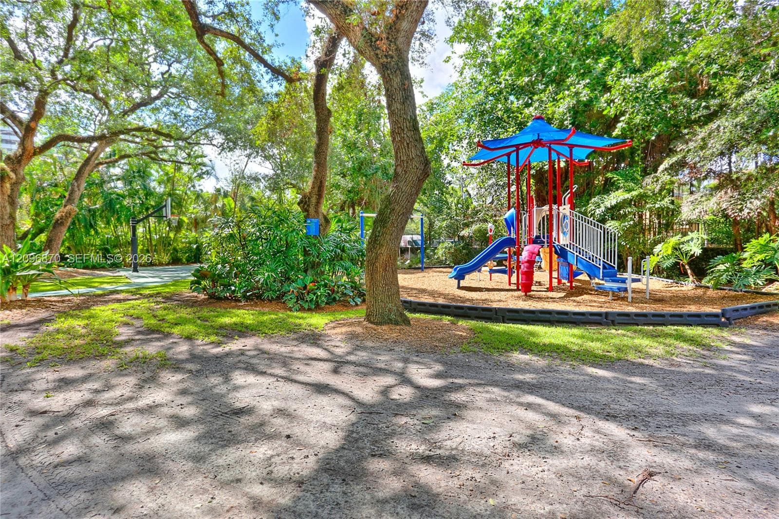 Grovenor House · #507 in Miami - Photo 32