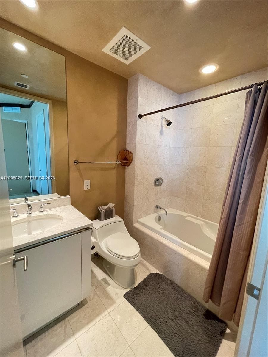 Turnberry Ocean Colony · #1701 in Sunny Isles Beach - Photo 32