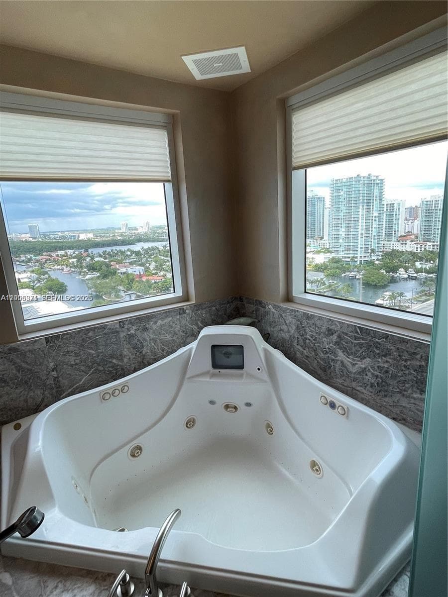Turnberry Ocean Colony · #1701 in Sunny Isles Beach - Photo 19
