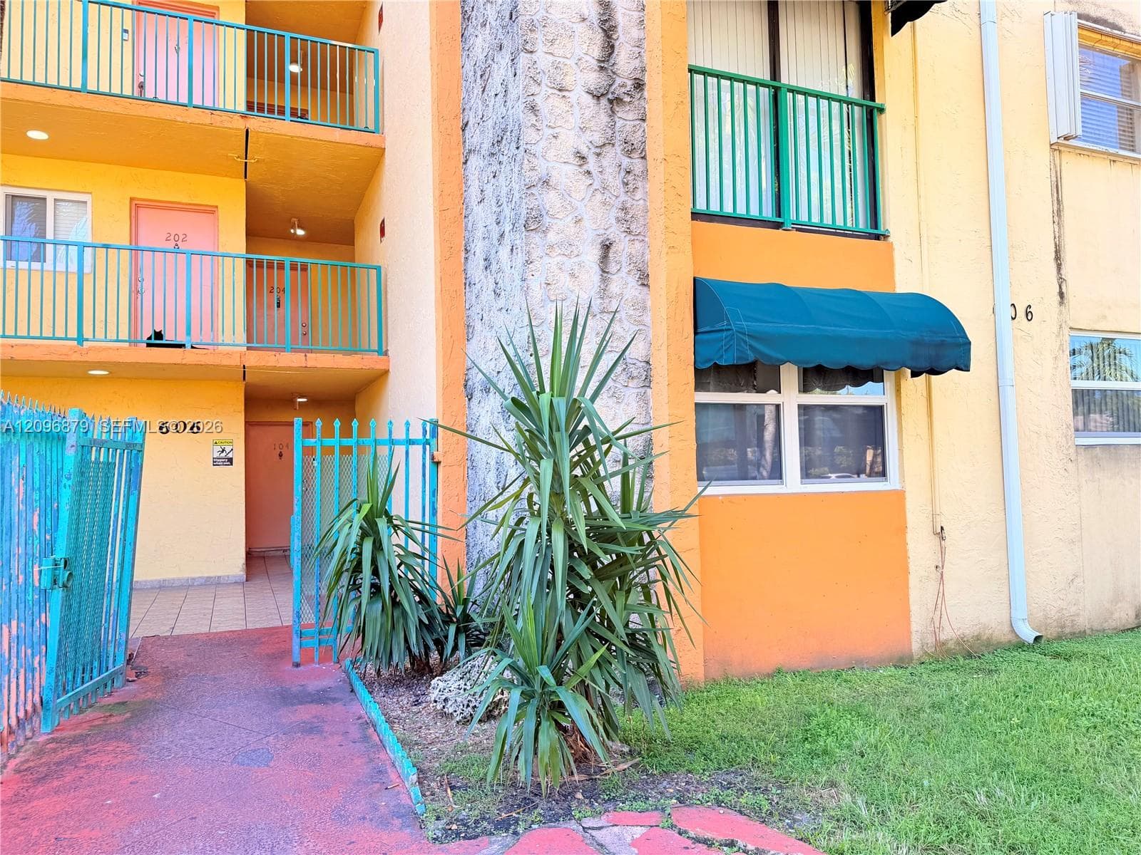 LAS ESTRELLAS CONDO · #320 in Hialeah - Photo 6