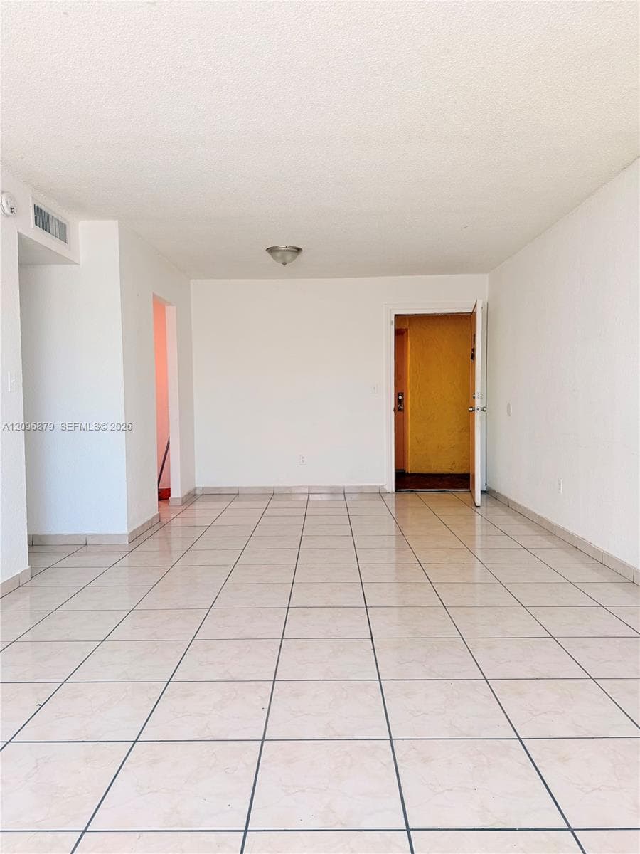 LAS ESTRELLAS CONDO · #320 in Hialeah - Photo 19