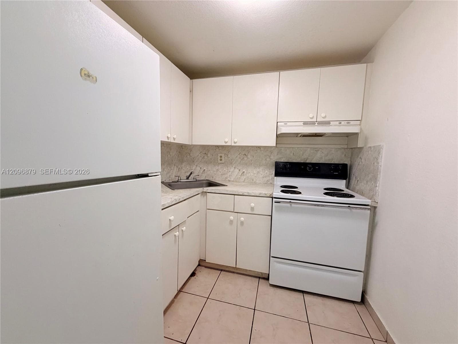 LAS ESTRELLAS CONDO · #320 in Hialeah - Photo 4