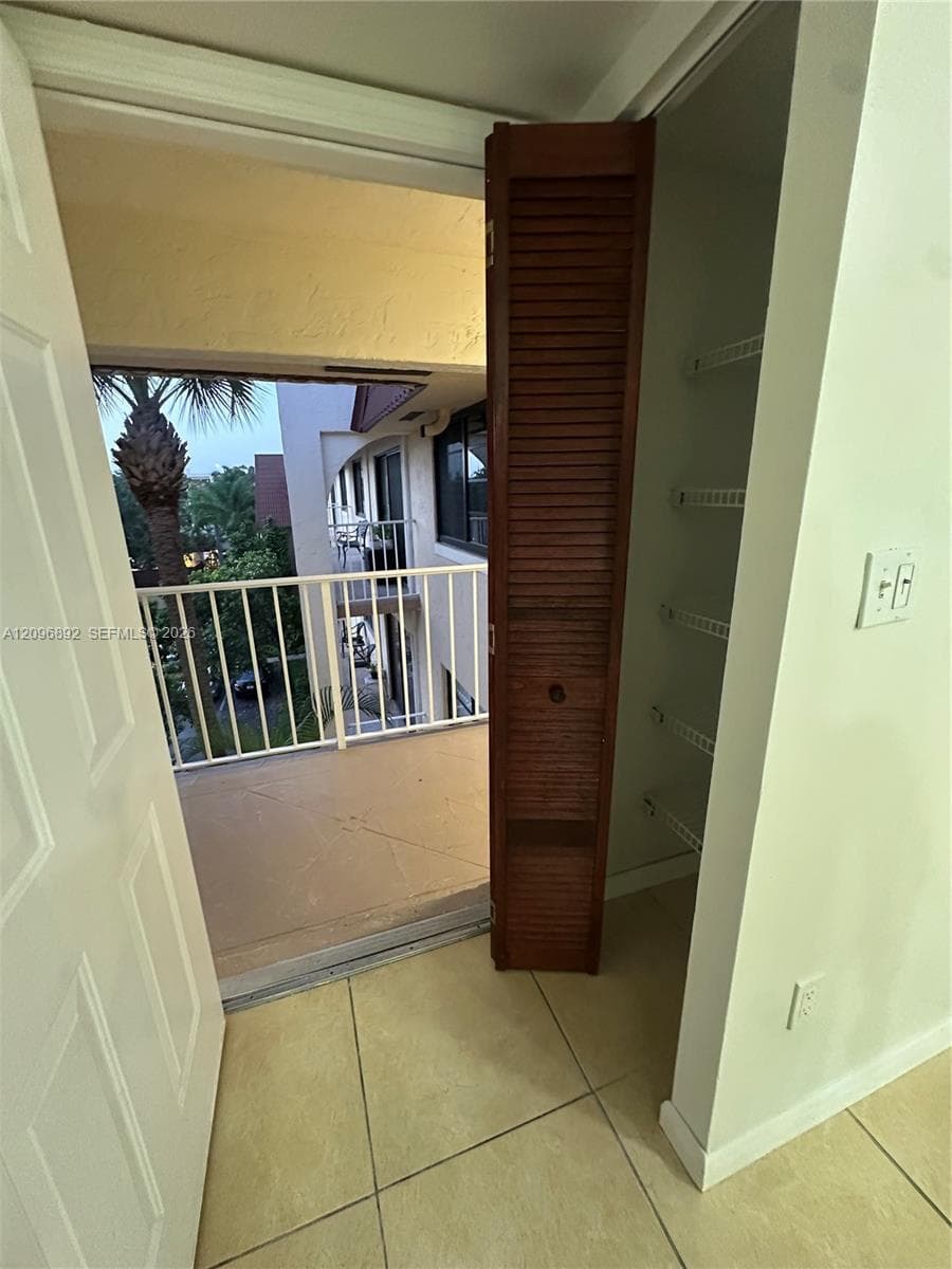WISPERWOOD VILLAGE CONDO · #A409 in Miami - Photo 2