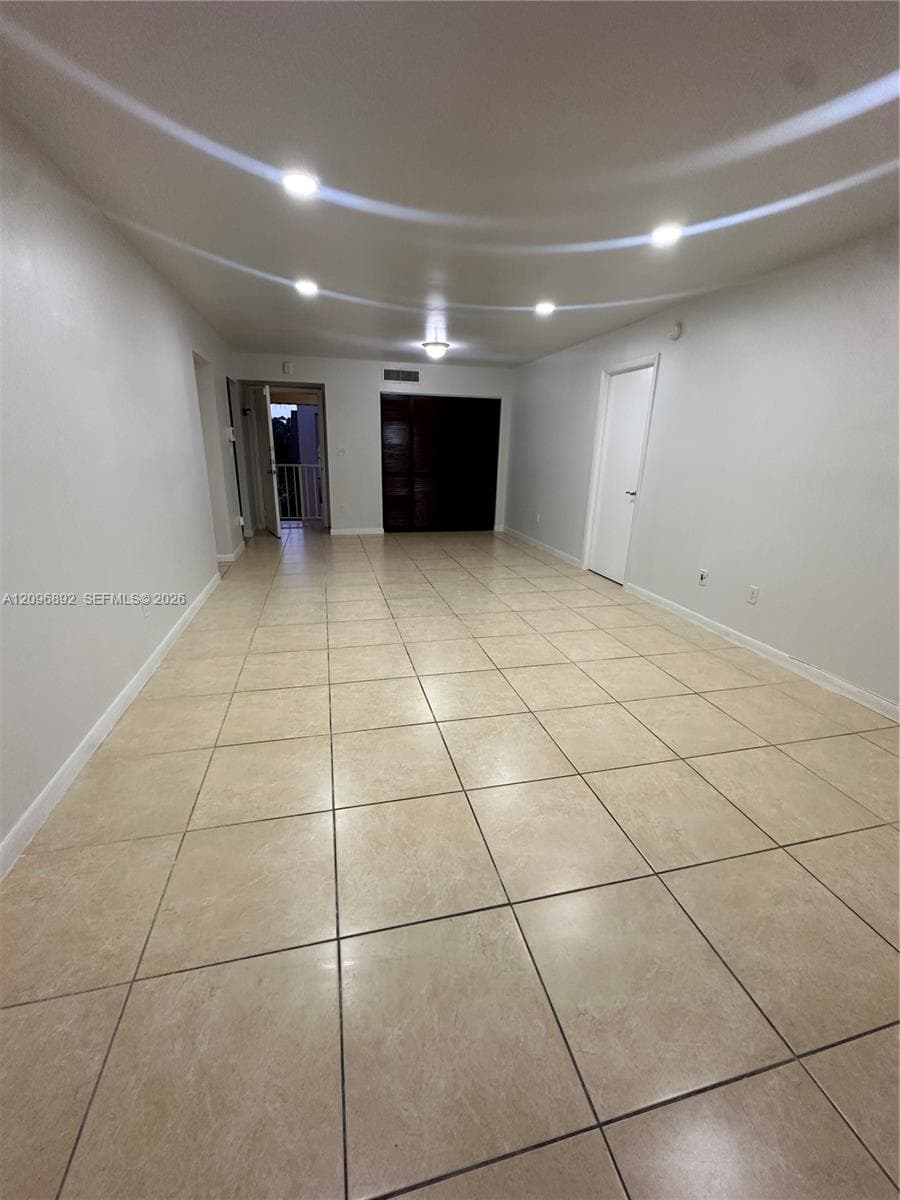WISPERWOOD VILLAGE CONDO · #A409 in Miami - Photo 4