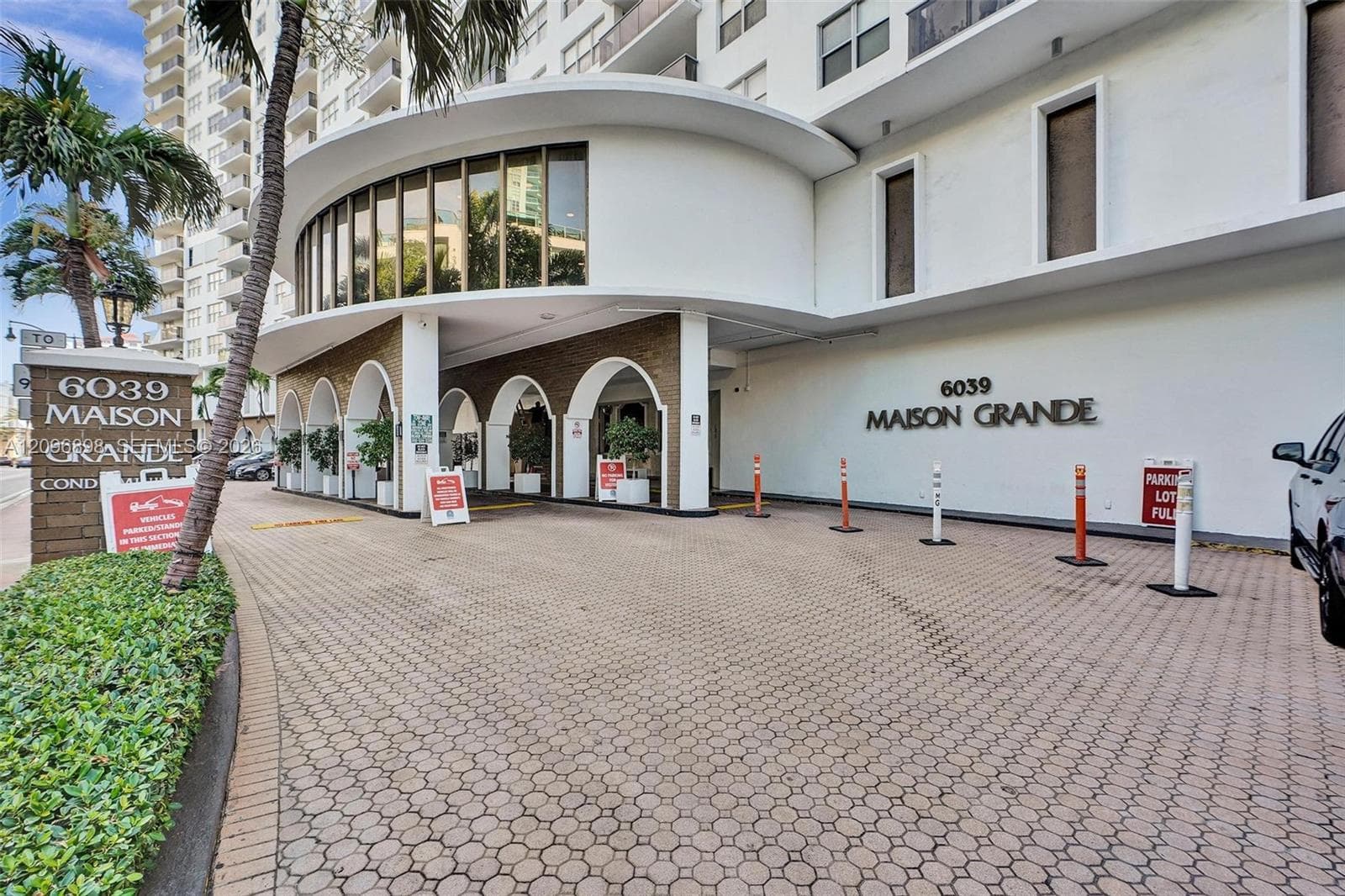 Maison Grande · #1736 in Miami Beach - Photo 2