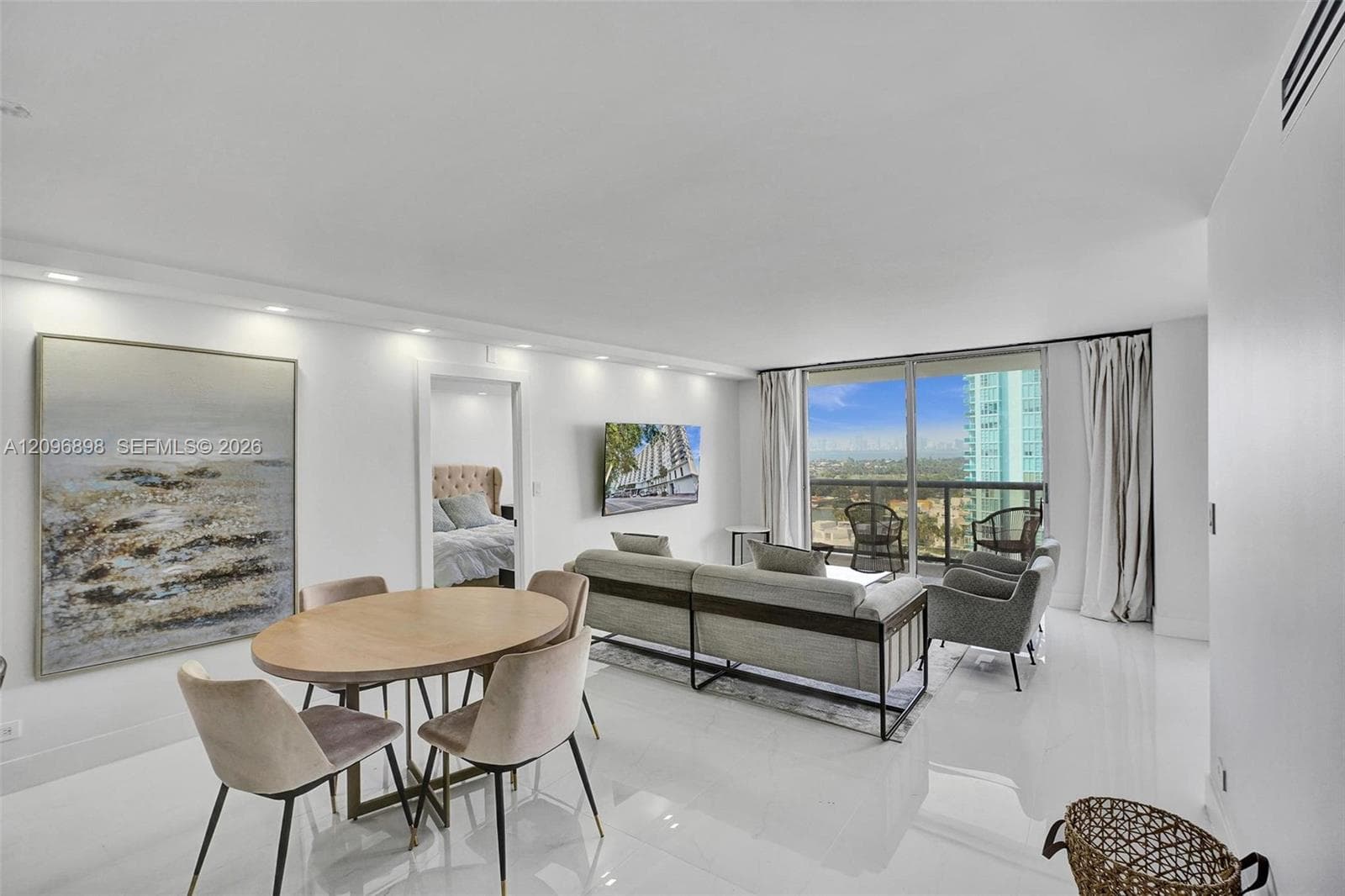 Maison Grande · #1736 in Miami Beach - Photo 9