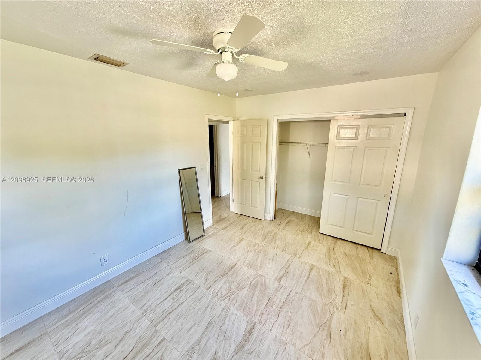 2542 Taft St photo 12