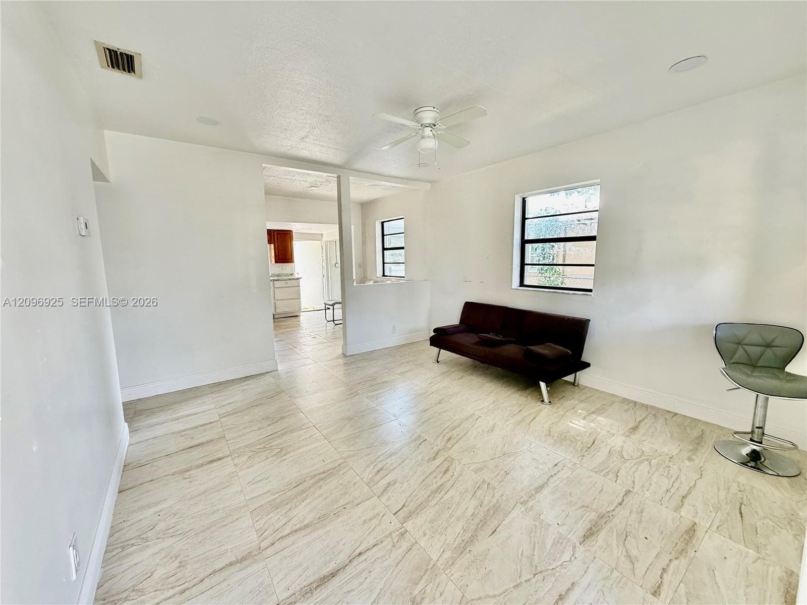 2542 Taft St photo 7