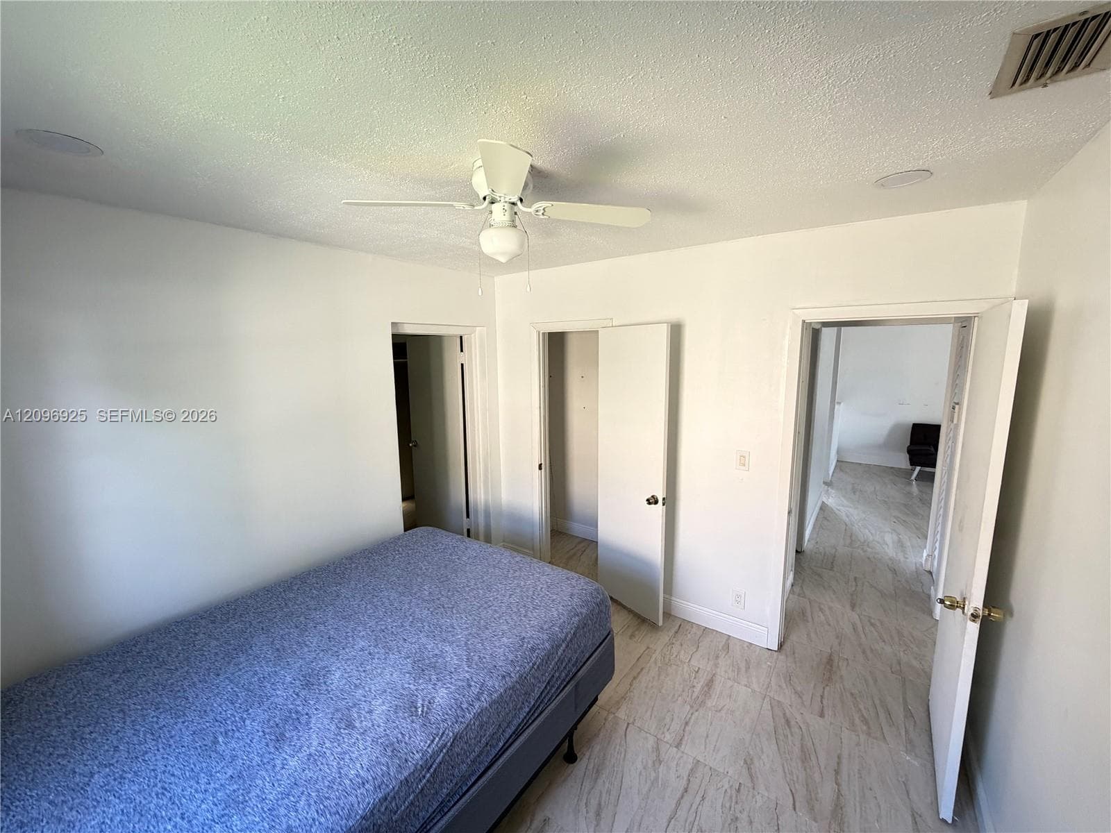 2542 Taft St photo 18