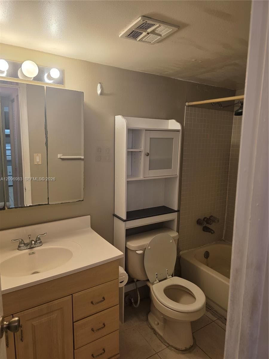 Capri Gardens condominium · #A112 in North Miami - Photo 8