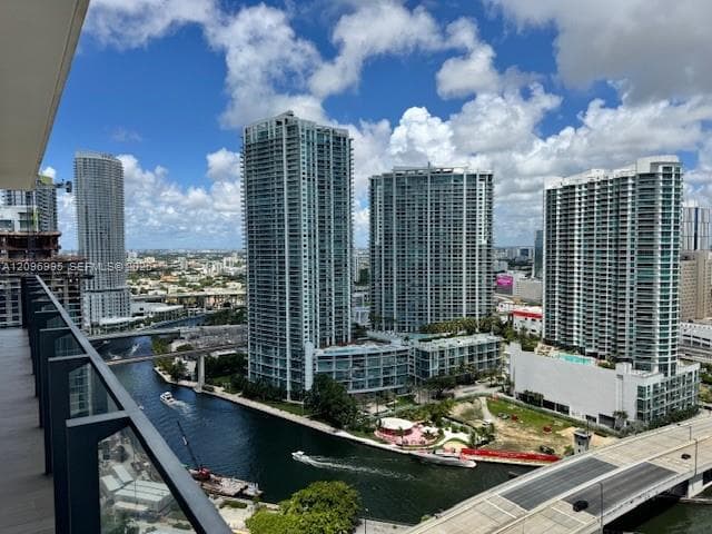 Reach Brickell City Centre · #2412 in Miami - Photo 8