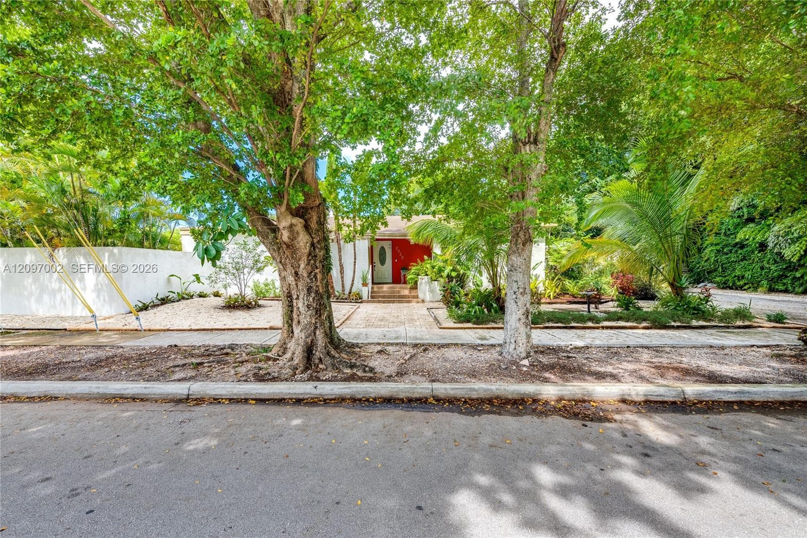 2920 SW 1st Ave photo 4