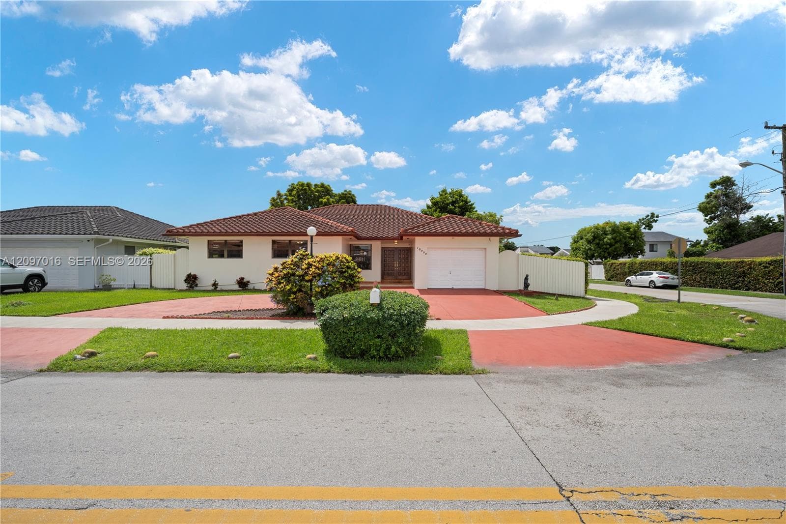10980 SW 38th St photo 3