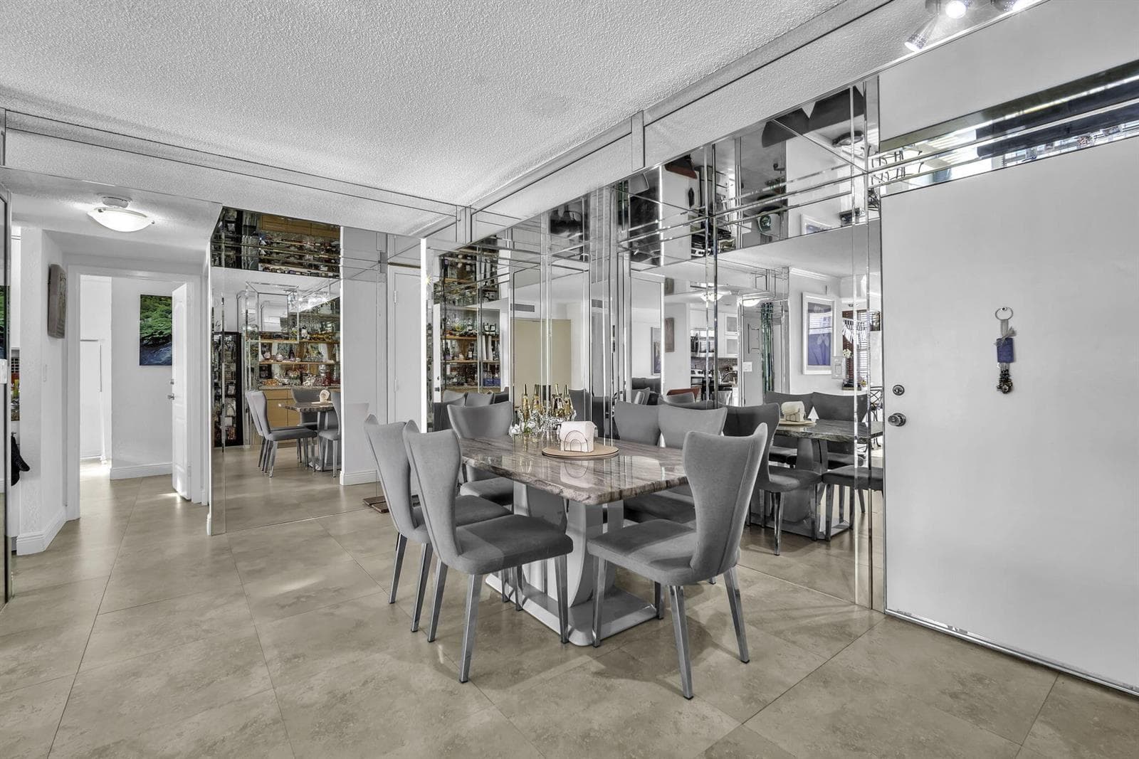 Dining 2