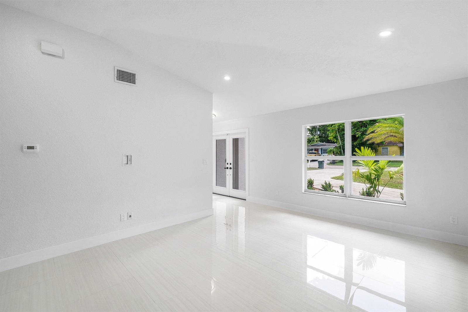 007-4879LincolnRoad-DelrayBeach-FL-33445