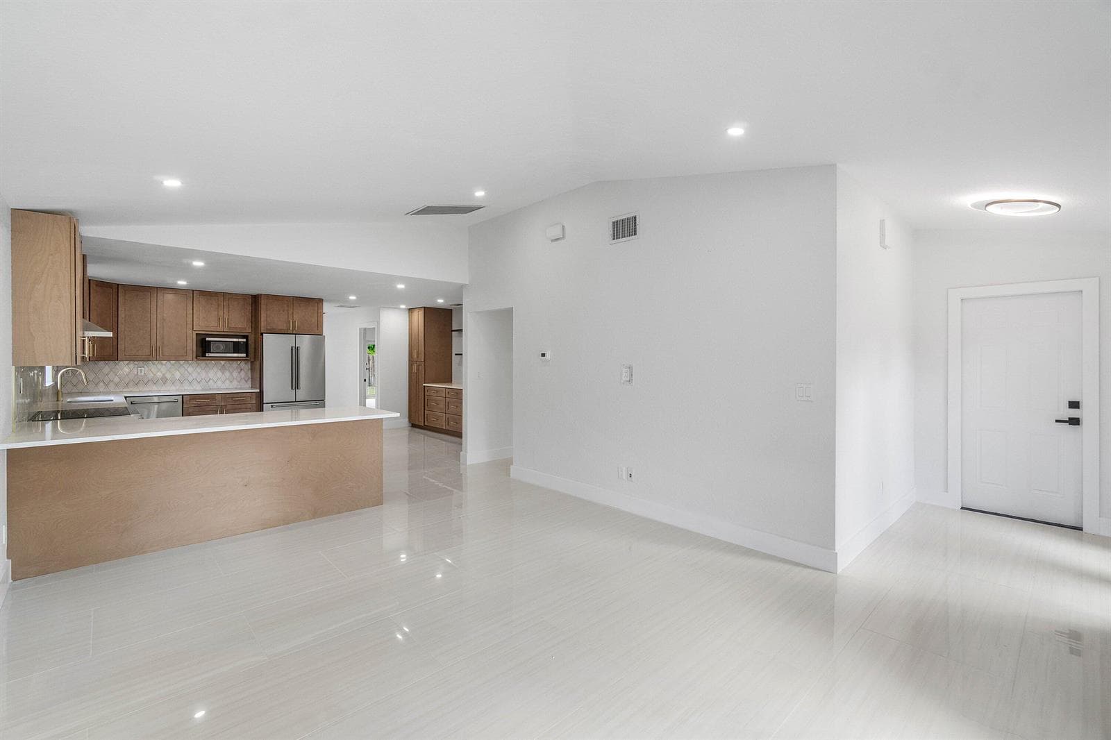 010-4879LincolnRoad-DelrayBeach-FL-33445