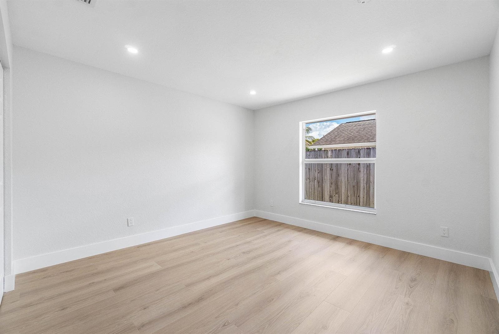 029-4879LincolnRoad-DelrayBeach-FL-33445