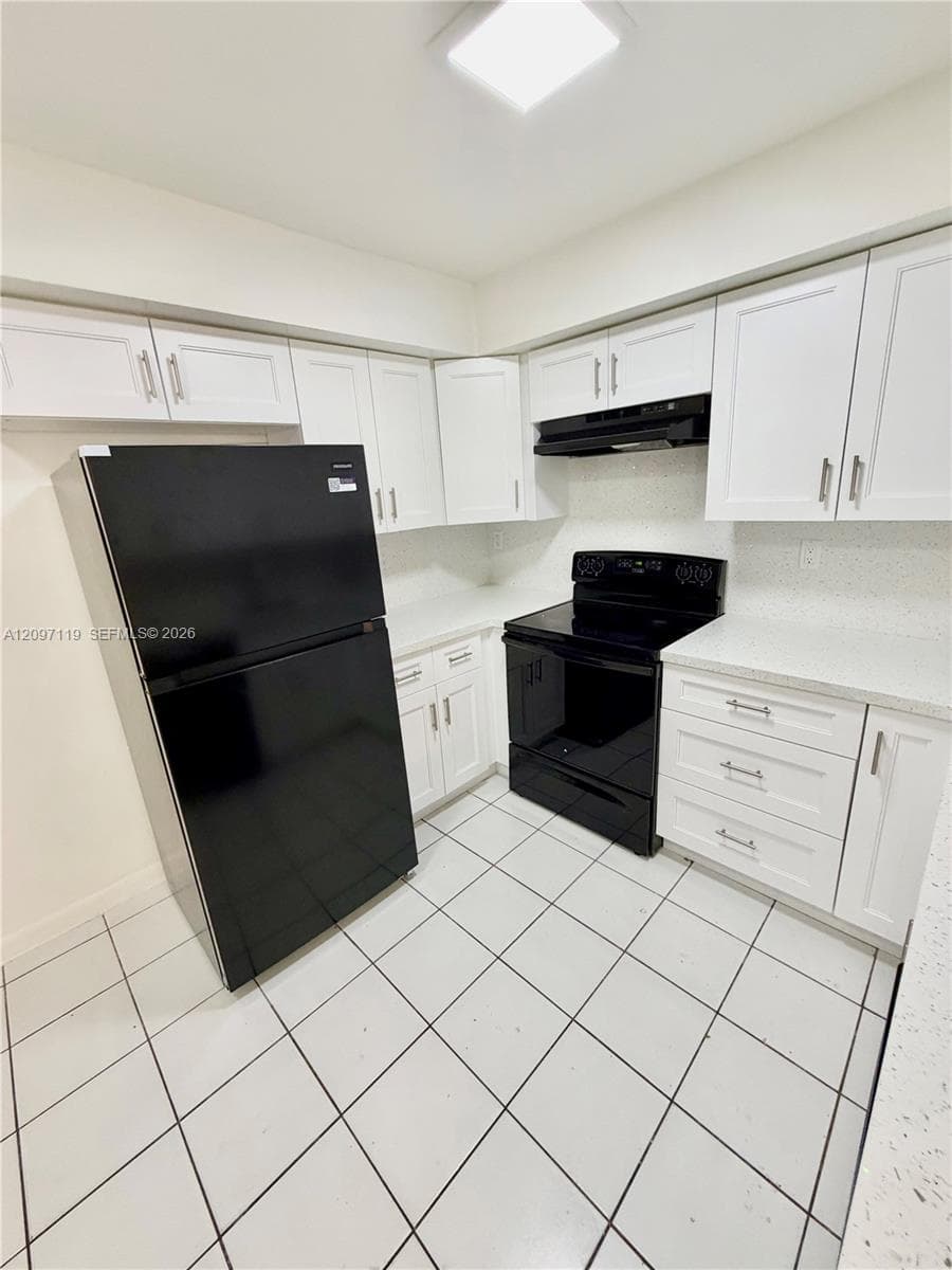 POINT LAKE CONDO VII · #103 in Miami - Photo 17