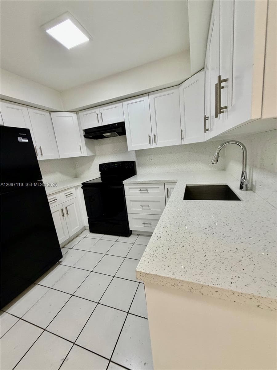 POINT LAKE CONDO VII · #103 in Miami - Photo 16