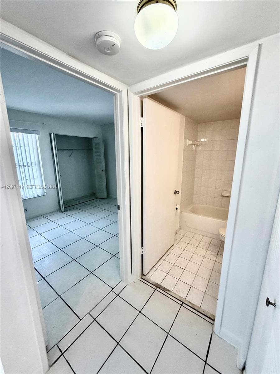 POINT LAKE CONDO VII · #103 in Miami - Photo 3