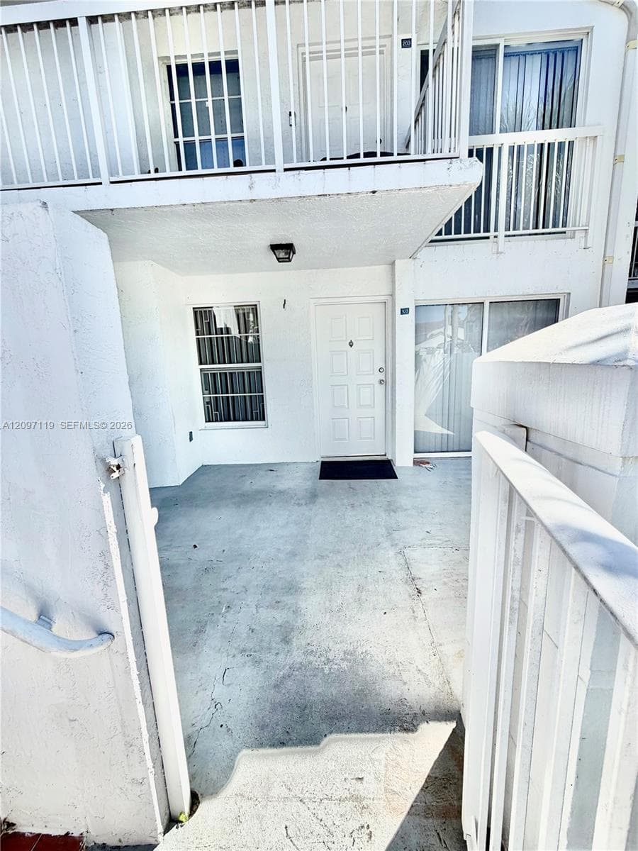POINT LAKE CONDO VII · #103 in Miami - Photo 5