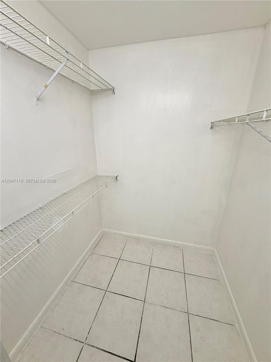 POINT LAKE CONDO VII · #103 in Miami - Photo 14