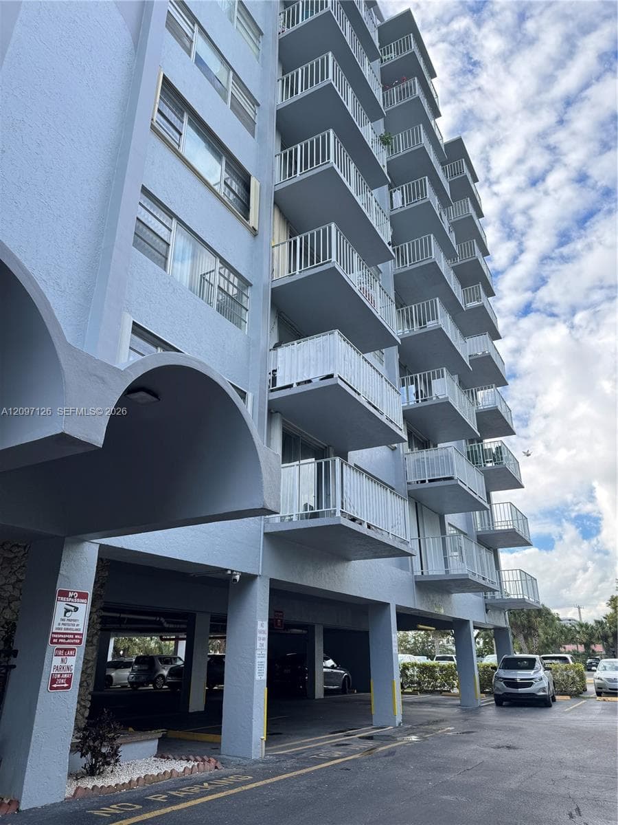 THREE HORIZONS NORTH COND · #205 in North Miami - Photo 18