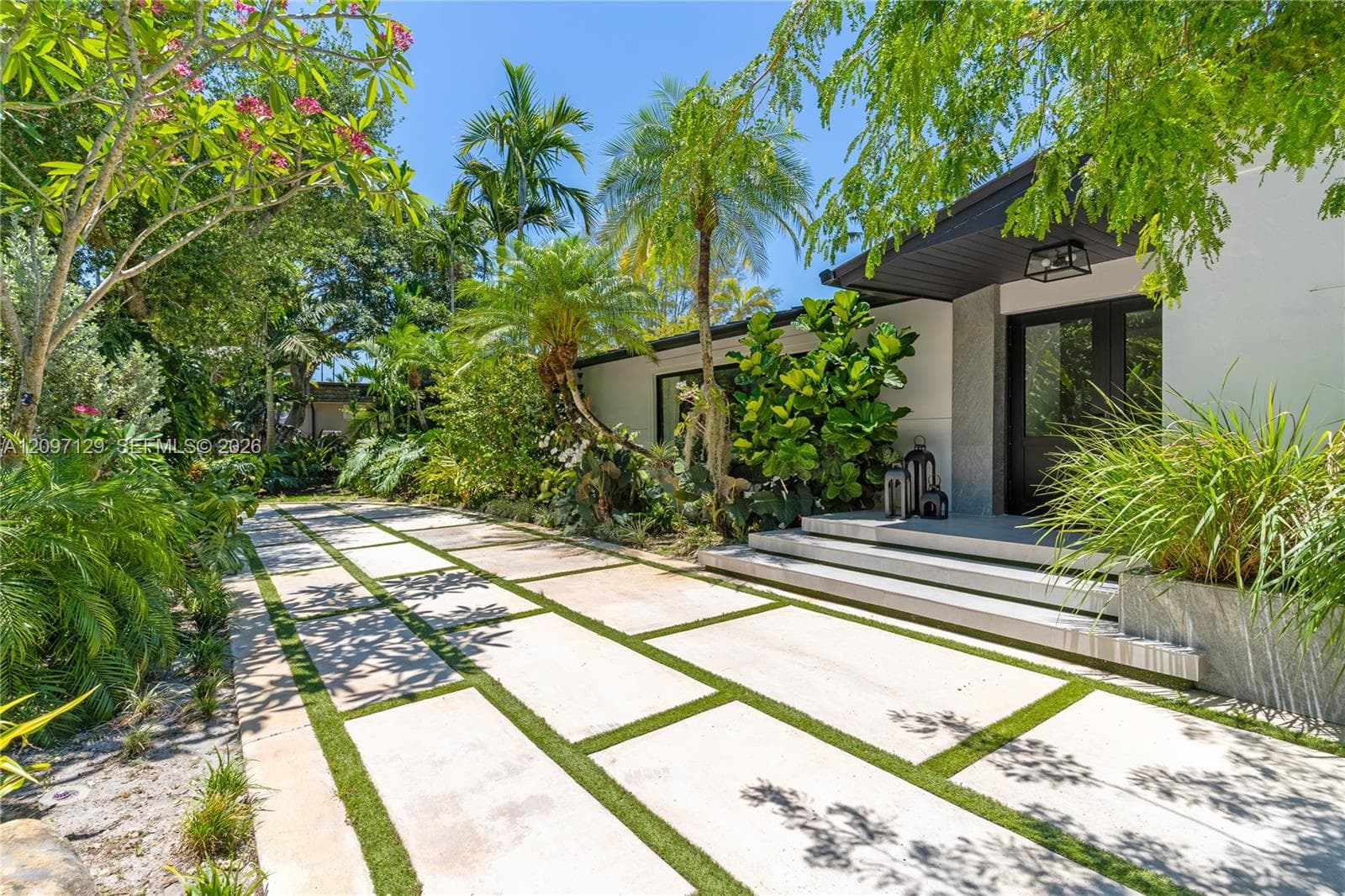 13400 SW 70th Ave photo 3