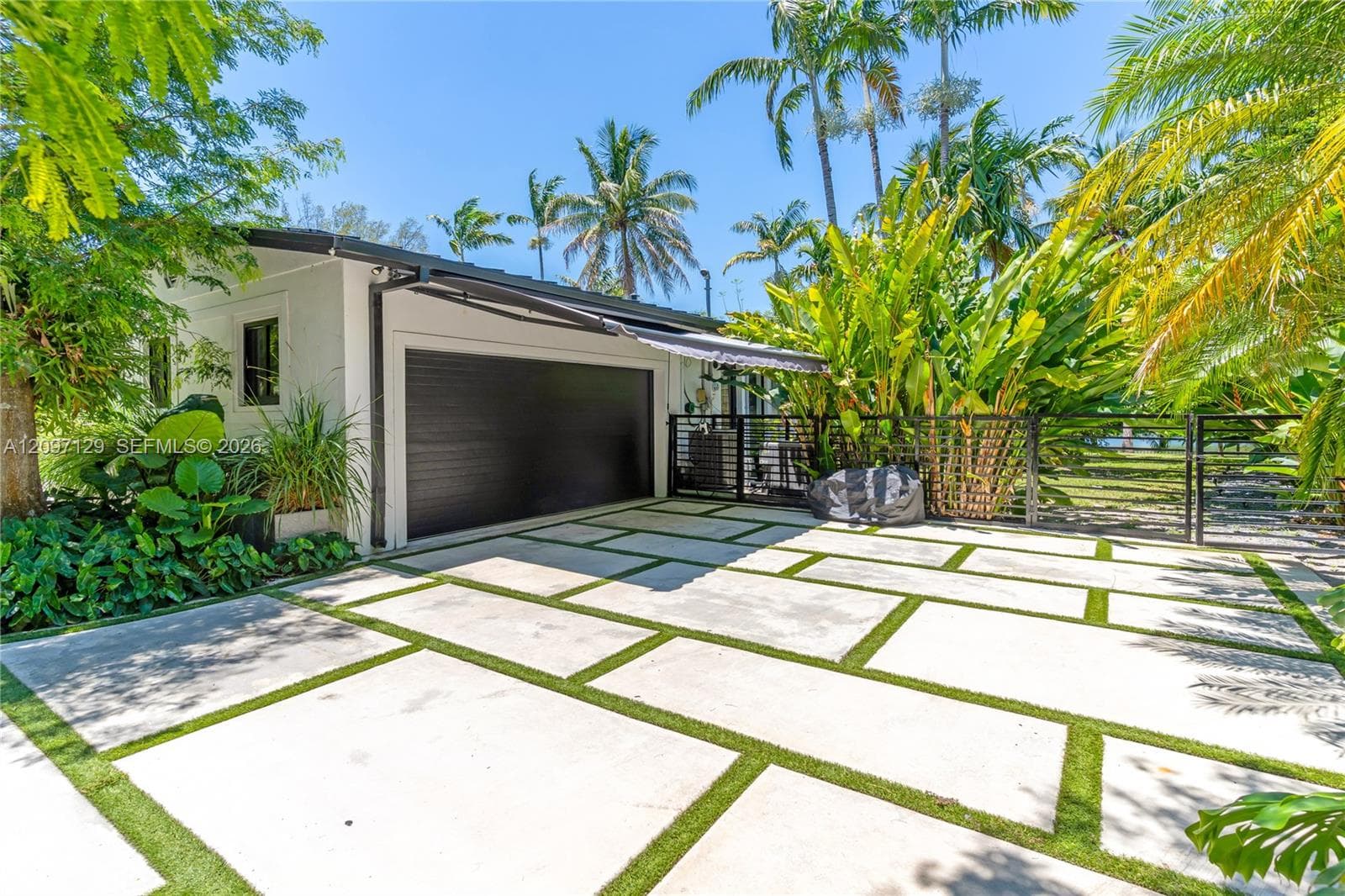 13400 SW 70th Ave photo 4