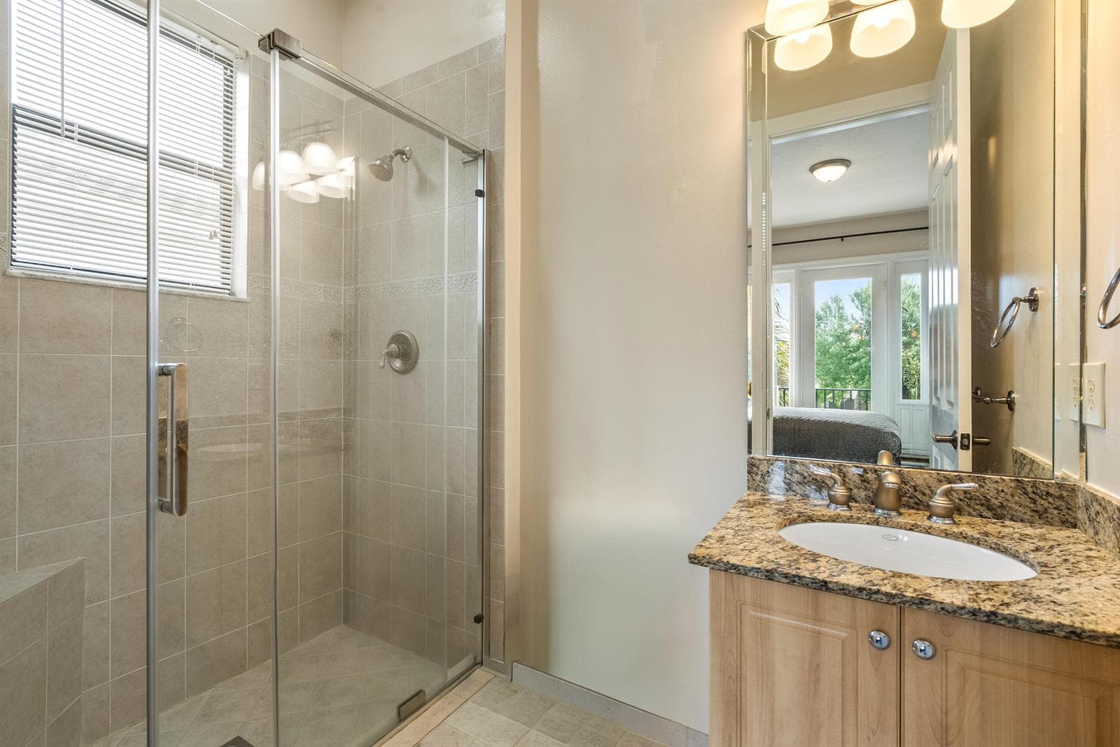 Ensuite bath 3