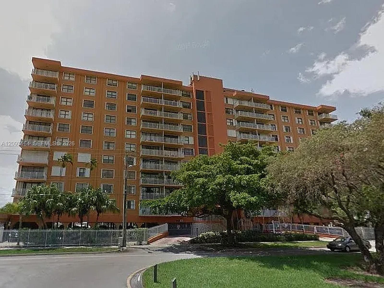 WATERSIDE TOWERS CONDO · #208 in North Miami - Photo 2
