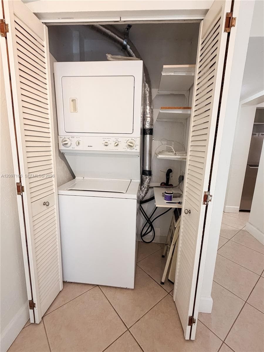VIRGINIA OAKS CONDO · #5C in Miami - Photo 6