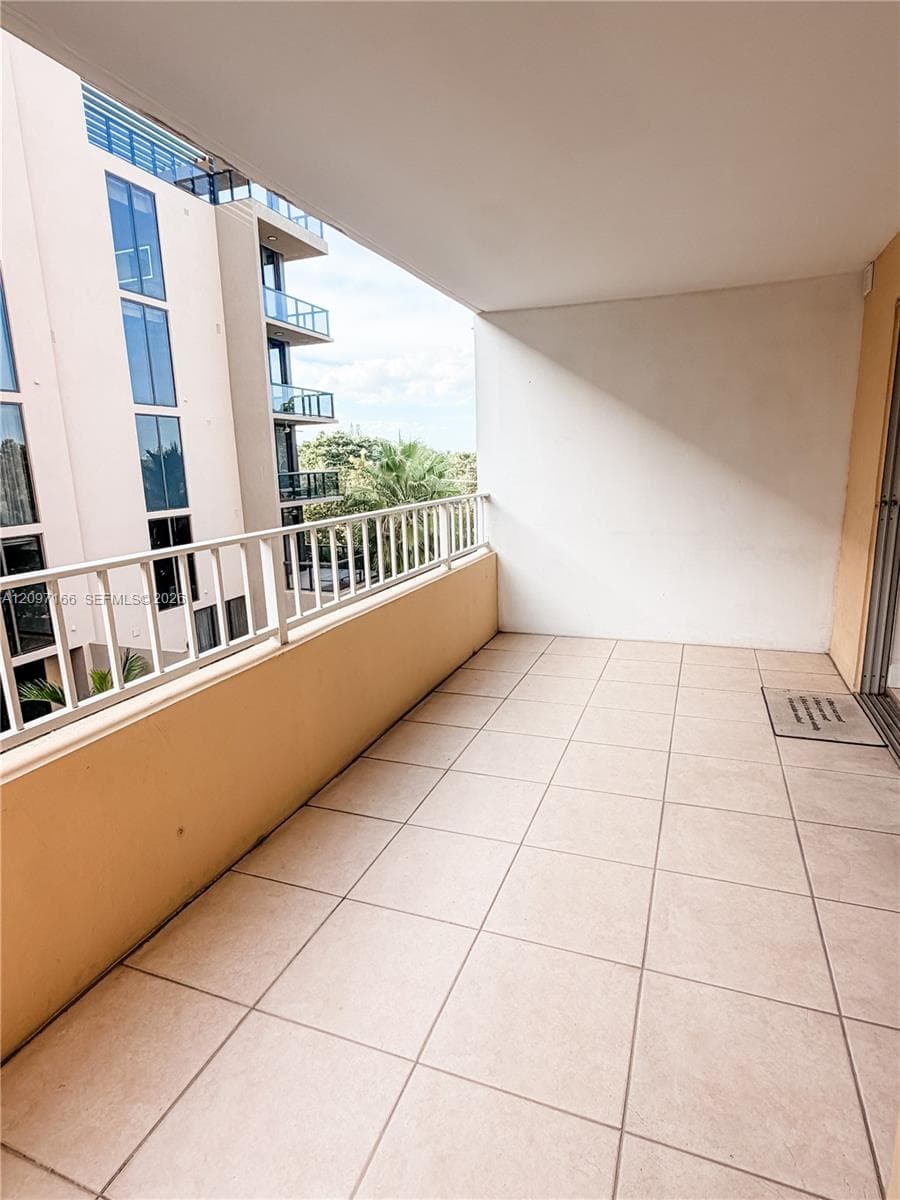 VIRGINIA OAKS CONDO · #5C in Miami - Photo 12