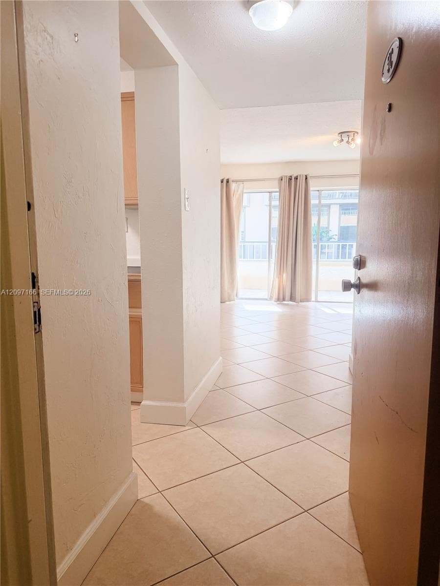 VIRGINIA OAKS CONDO · #5C in Miami - Photo 1