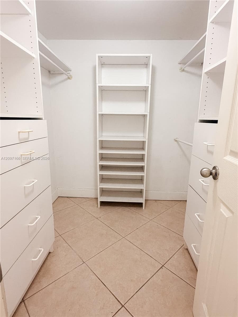 VIRGINIA OAKS CONDO · #5C in Miami - Photo 9