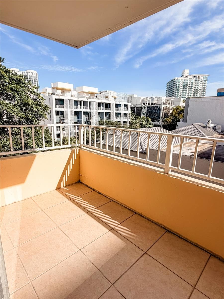 VIRGINIA OAKS CONDO · #5C in Miami - Photo 10