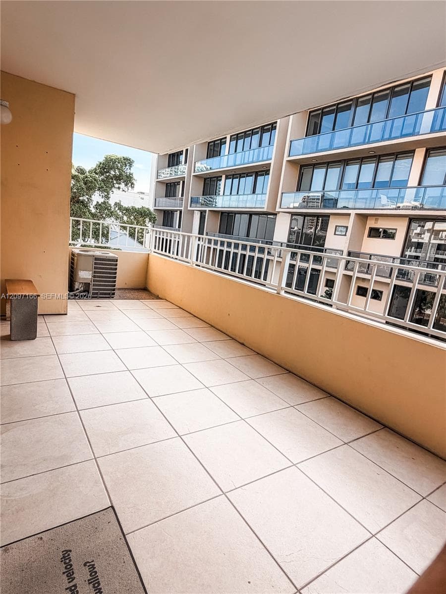 VIRGINIA OAKS CONDO · #5C in Miami - Photo 11