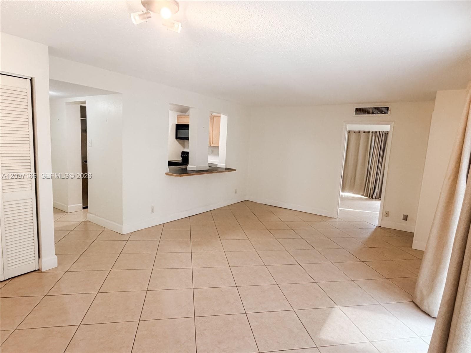 VIRGINIA OAKS CONDO · #5C in Miami - Photo 4